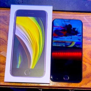iPhone SE 2020, 156G, Verizon carrier.